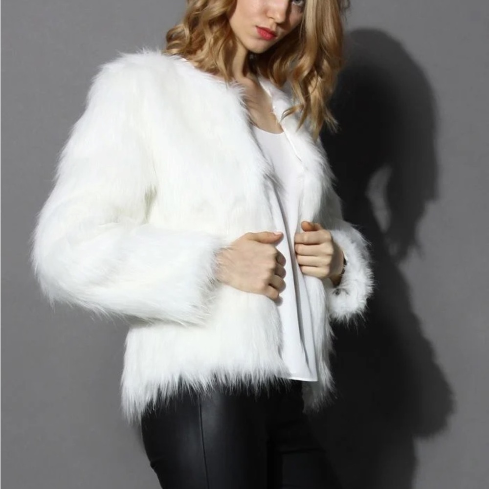 Chicwish Faux Fur Coat, size XS